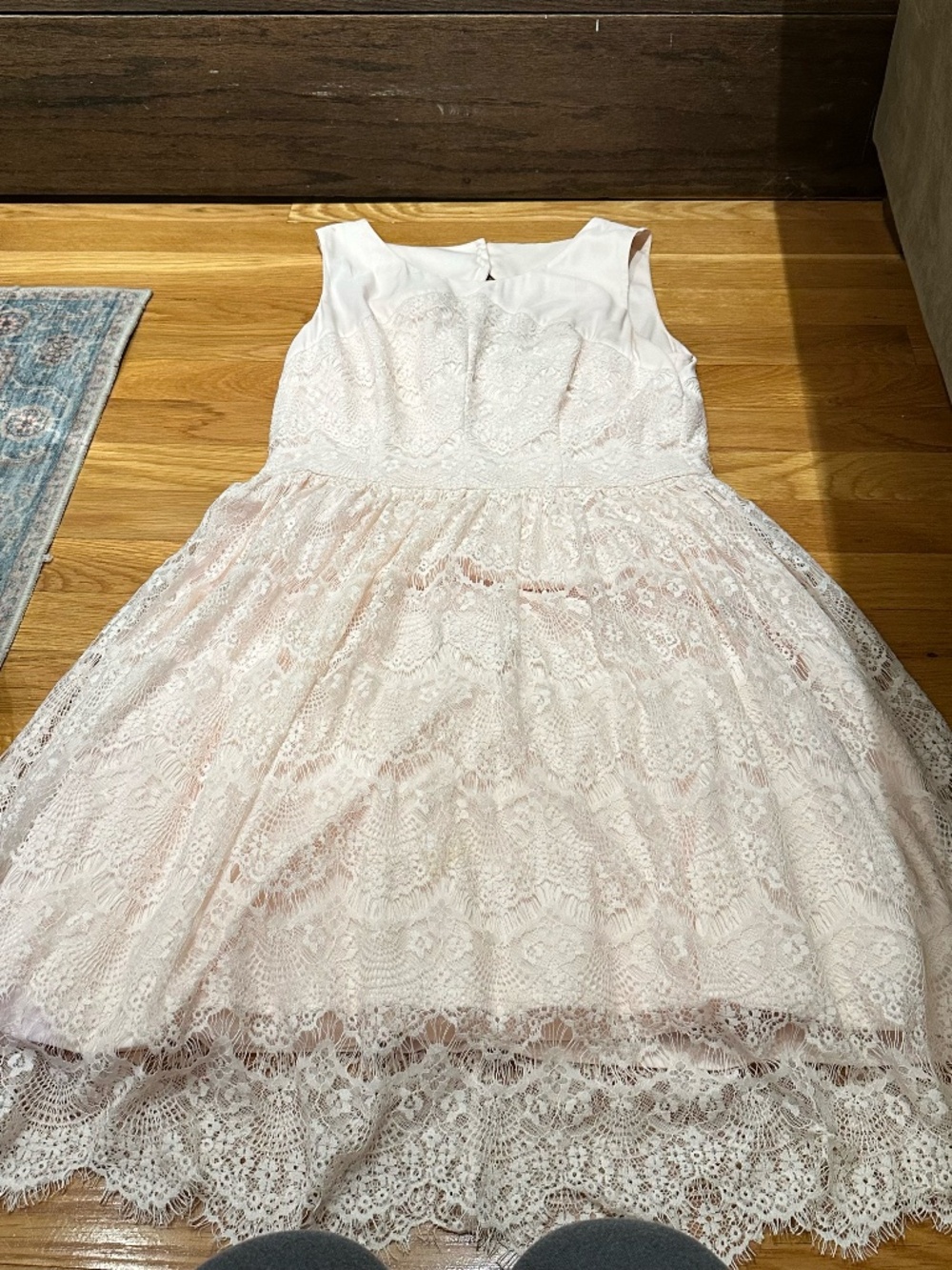 Jessica Simpson White and Blush Lace Midi Dress